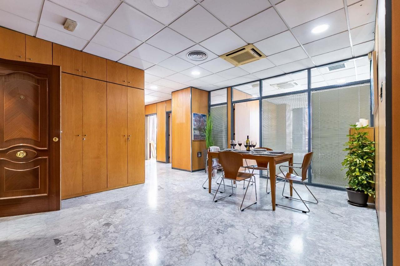 Grand Soho Ofihouse Malaga Apartment Luaran gambar