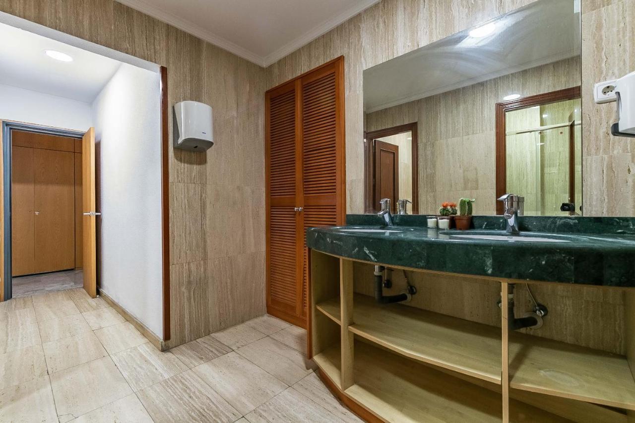 Grand Soho Ofihouse Malaga Apartment Luaran gambar